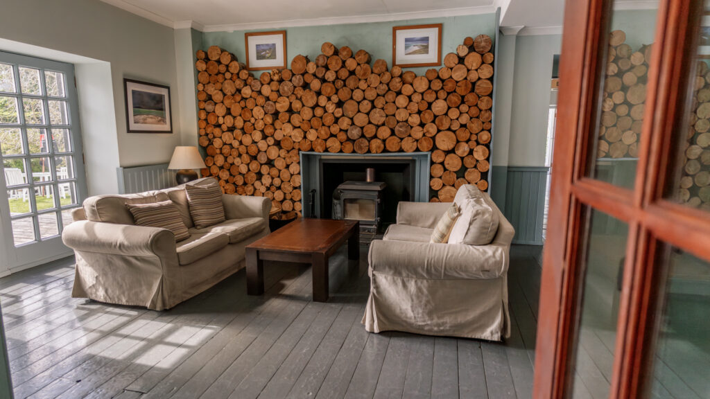 Colonsay Hotel - Log Room 3